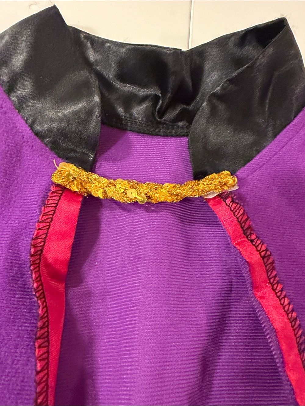 Disney Frozen Purple and Red Cape with Black Collar - Picture 4 of 4